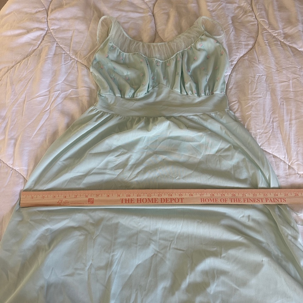 Vintage Light Blue with rose detail nightgown - Picture 8 of 8
